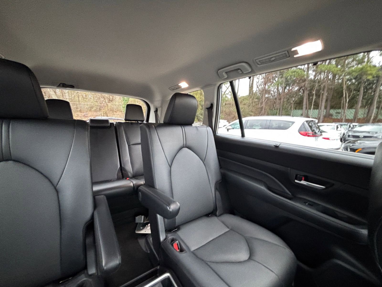 Used 2025 Toyota Grand Highlander FWD image 39