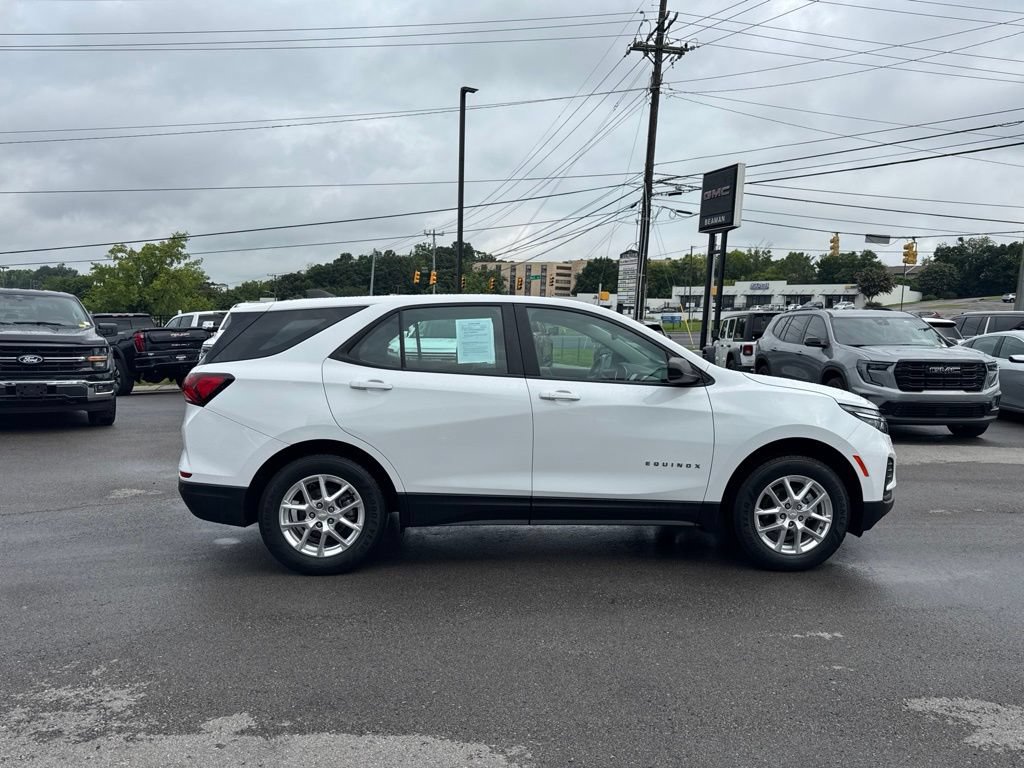 Used 2022 Chevrolet Equinox LS AWD/4WD image 8