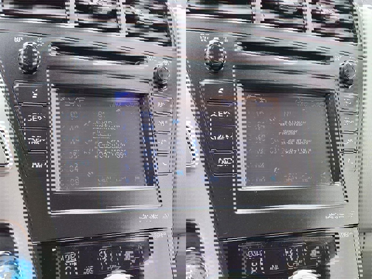 Used 2014 Toyota Prius V Five image 17