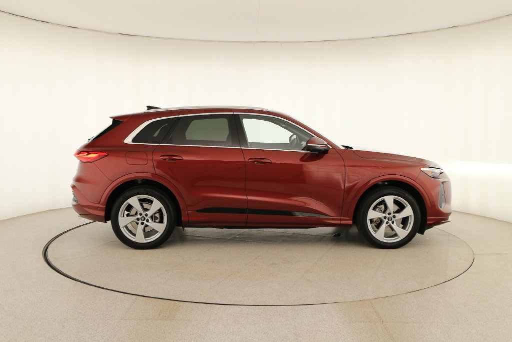 Certified 2025 Audi Q5 Prestige AWD/4WD image 8