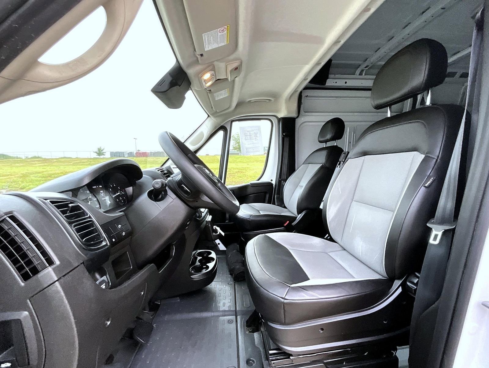 Used 2025 RAM ProMaster 3500 w/ Convenience Group FWD image 10
