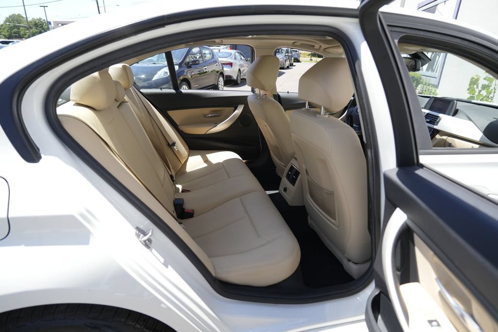 Used 2018 BMW 320i xDrive Sedan AWD/4WD image 33