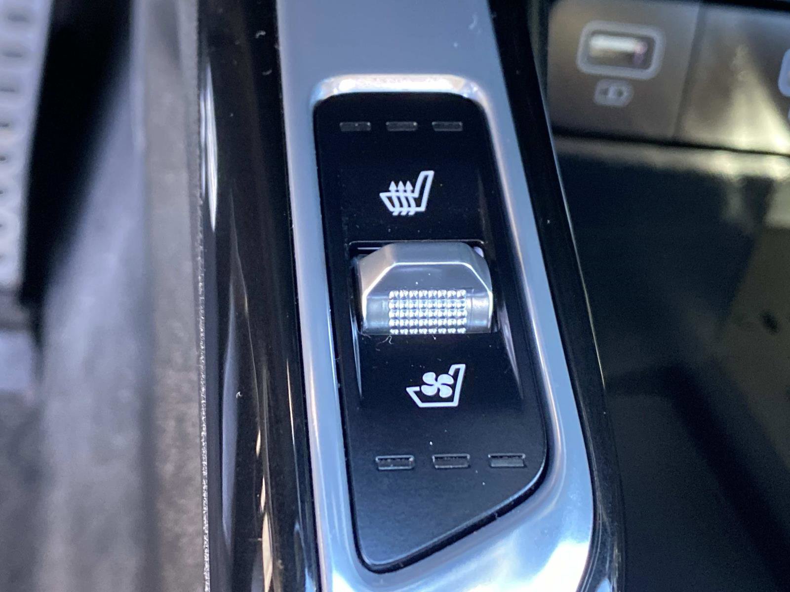 Used 2022 Kia Sorento SX Prestige w/ Rust Color Package image 15