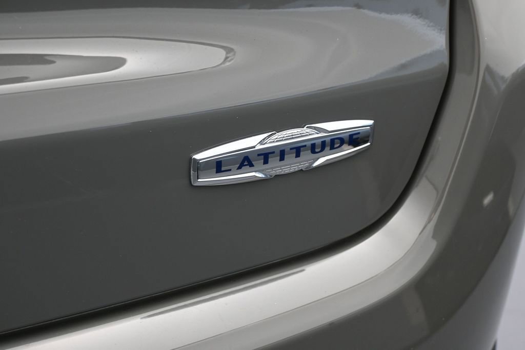 Used 2023 Jeep Compass Latitude AWD/4WD image 31