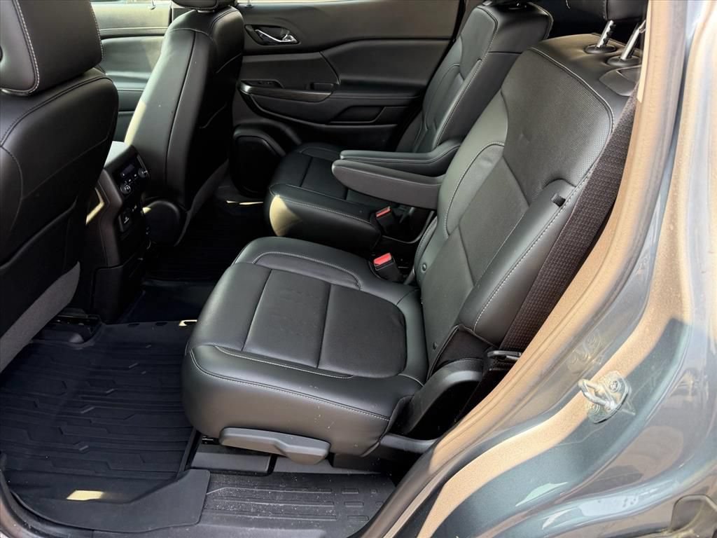 Used 2020 GMC Acadia SLT FWD image 13