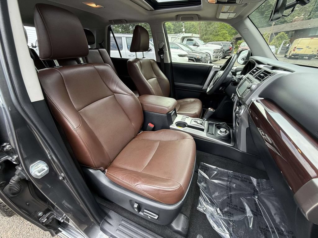 Used 2019 Toyota 4Runner Limited AWD/4WD image 9