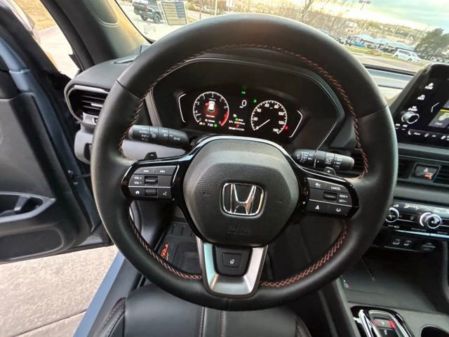 Used 2025 Honda Pilot TrailSport image 25