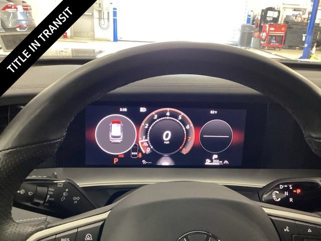 Used 2025 Volkswagen Tiguan SE R-Line AWD/4WD image 8