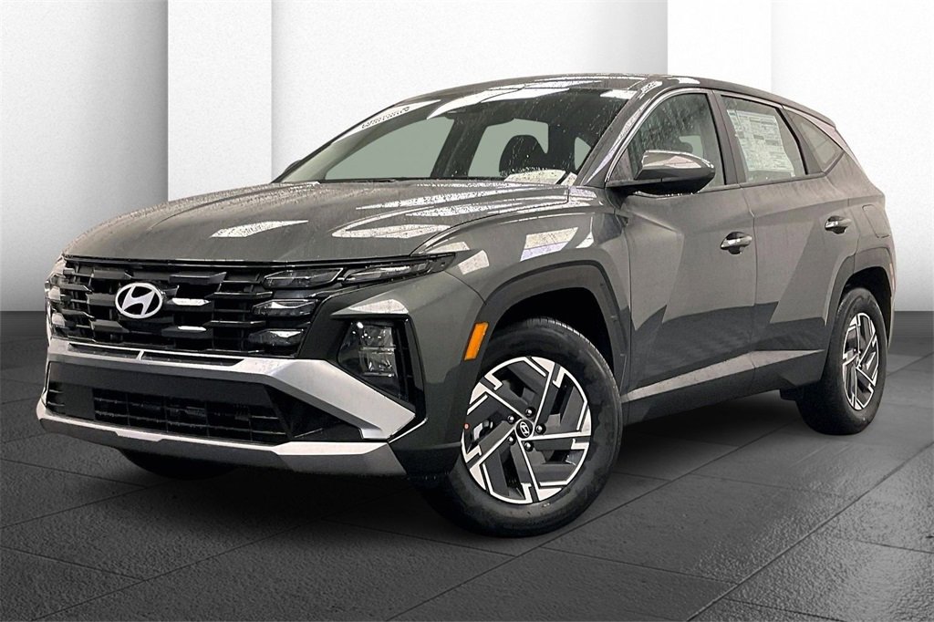 New 2026 Hyundai Tucson Blue SE w/ Tow & Go Package video 2