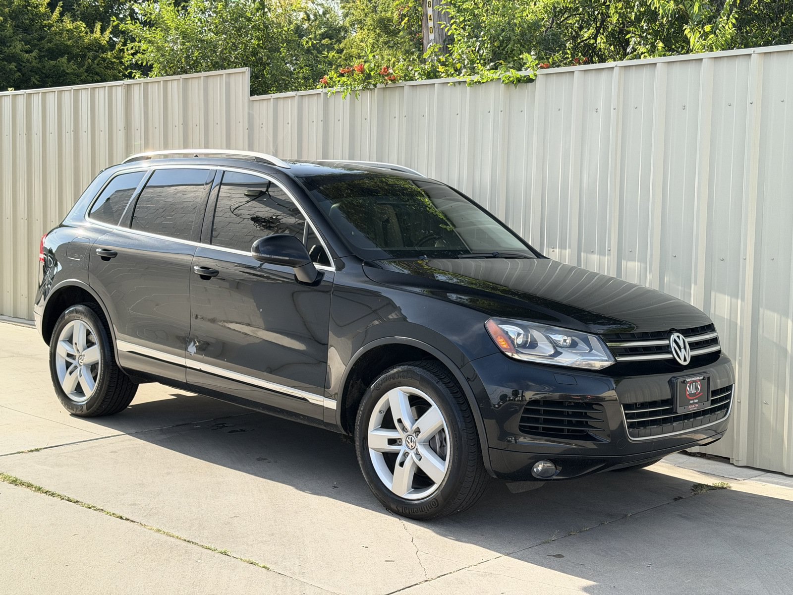 Used 2014 Volkswagen Touareg VR6 AWD/4WD image 3