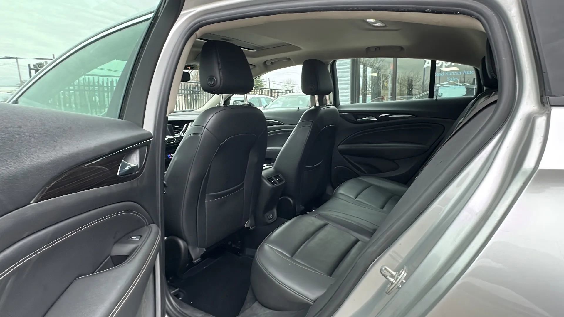 Used 2018 Buick Regal Essence image 13