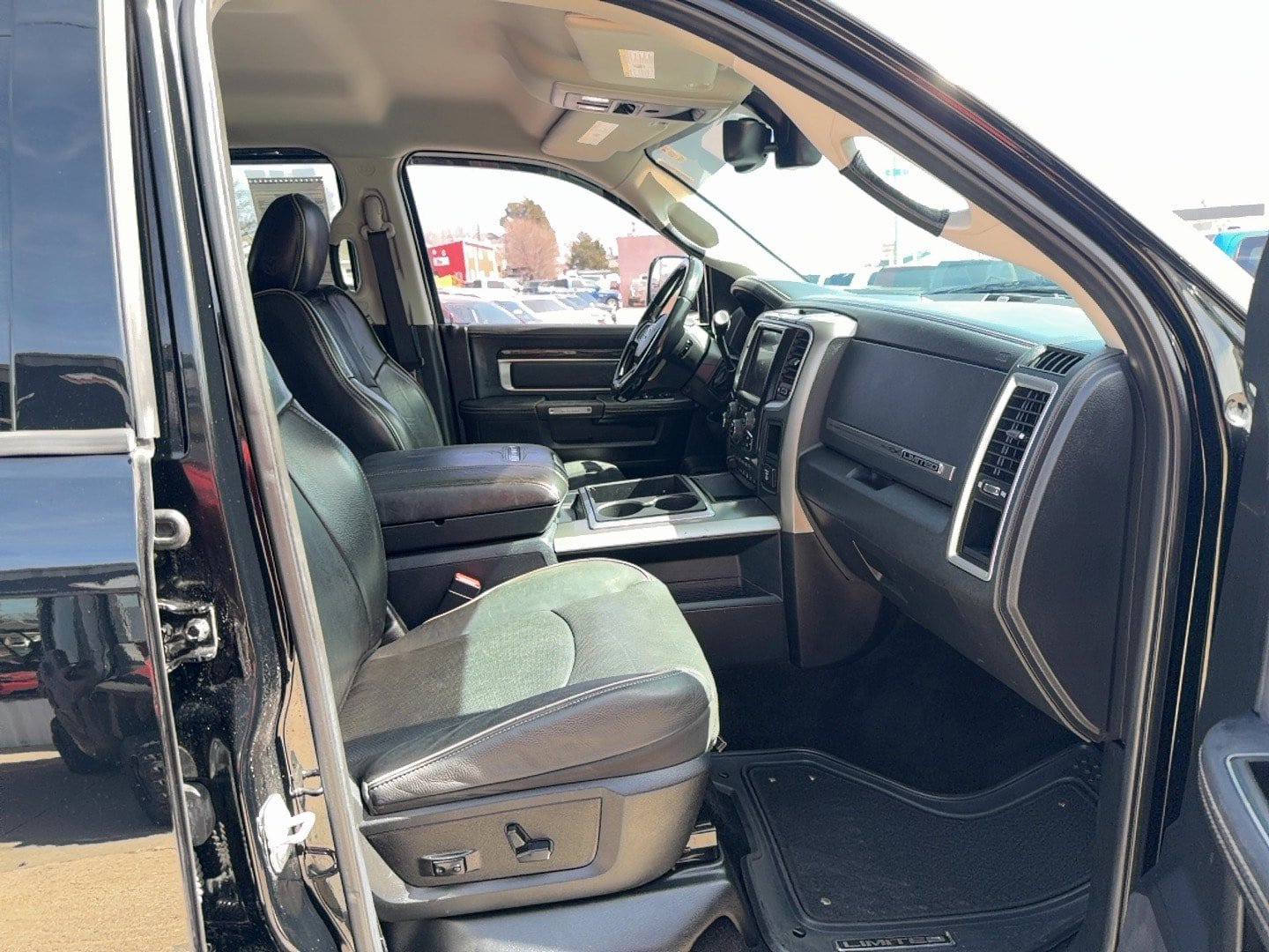 Used 2014 RAM 2500 Limited AWD/4WD image 24