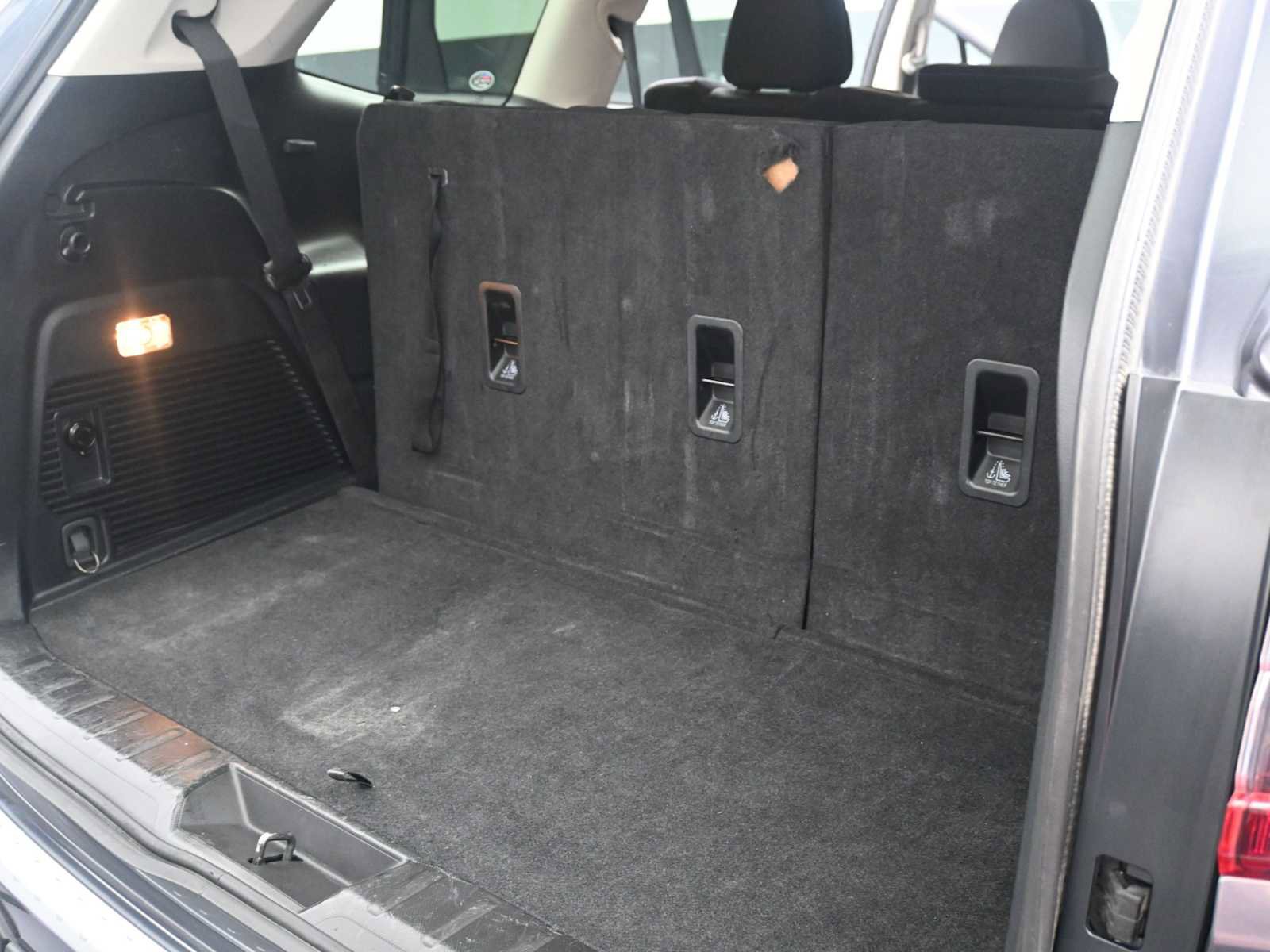 Used 2023 Subaru Ascent Premium w/ Convenience Package image 11