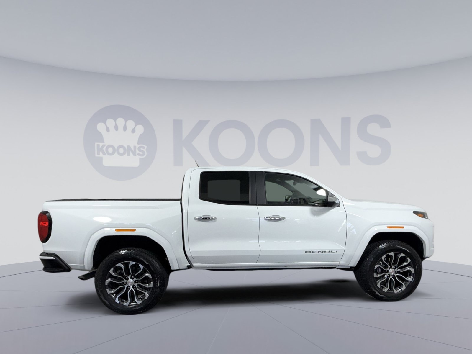 Used 2023 GMC Canyon Denali AWD/4WD image 8