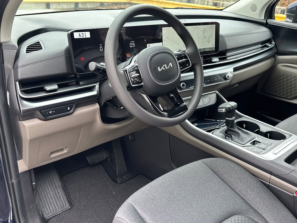 New 2026 Kia Carnival LX FWD image 17