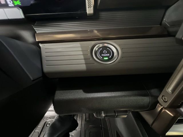 Used 2025 GMC Hummer EV 3X w/ LPO, Dark Essentials Package image 17