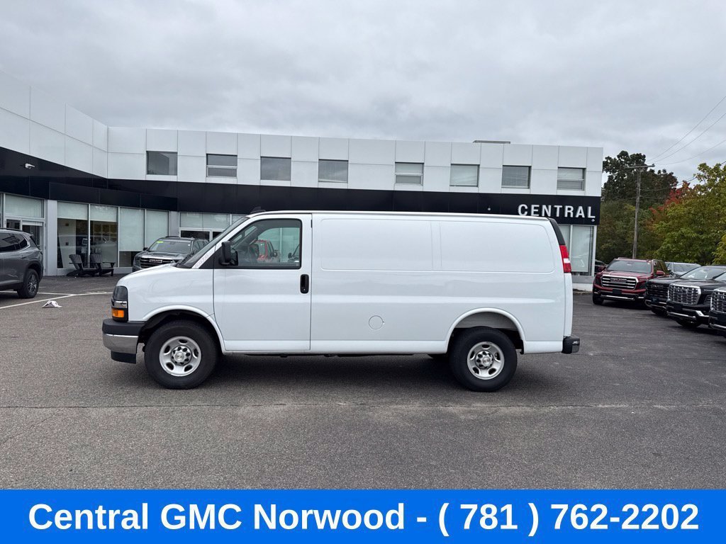 Used 2025 Chevrolet Express 2500 w/ Driver Convenience Package RWD image 2