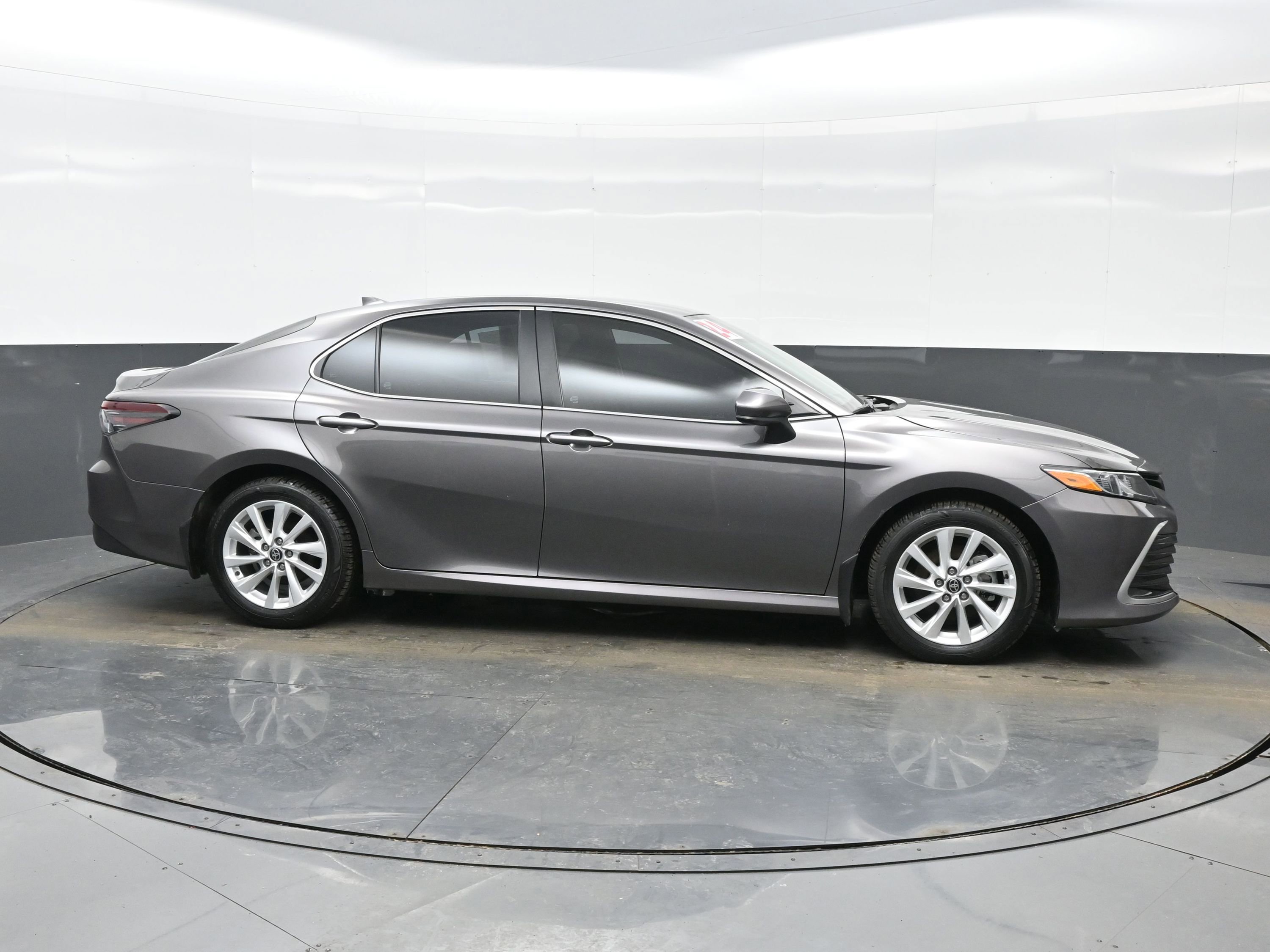 Used 2024 Toyota Camry LE image 7