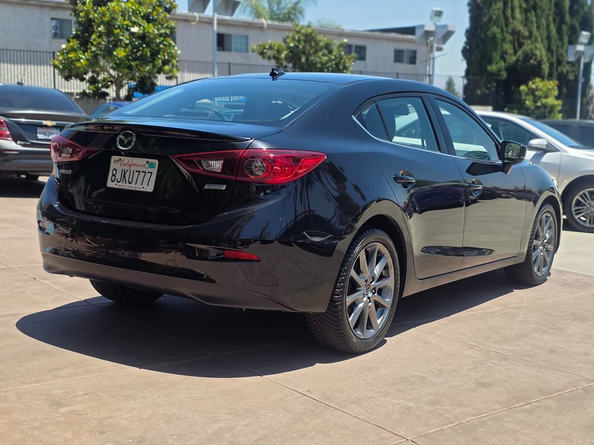 Used 2018 MAZDA MAZDA3 Touring FWD image 11