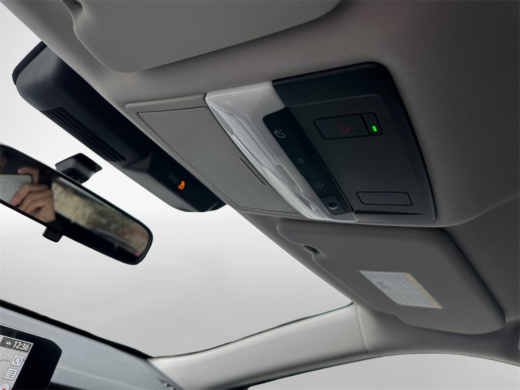 Used 2023 Mitsubishi Outlander SE image 23