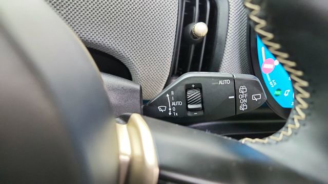 Used 2025 MINI Cooper 4-Door Hardtop image 41