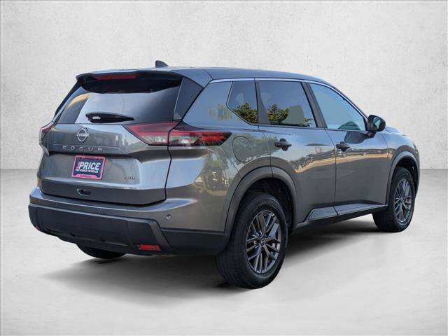 Used 2024 Nissan Rogue S AWD/4WD image 5