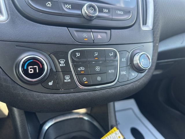 Used 2022 Chevrolet Malibu LT FWD image 40