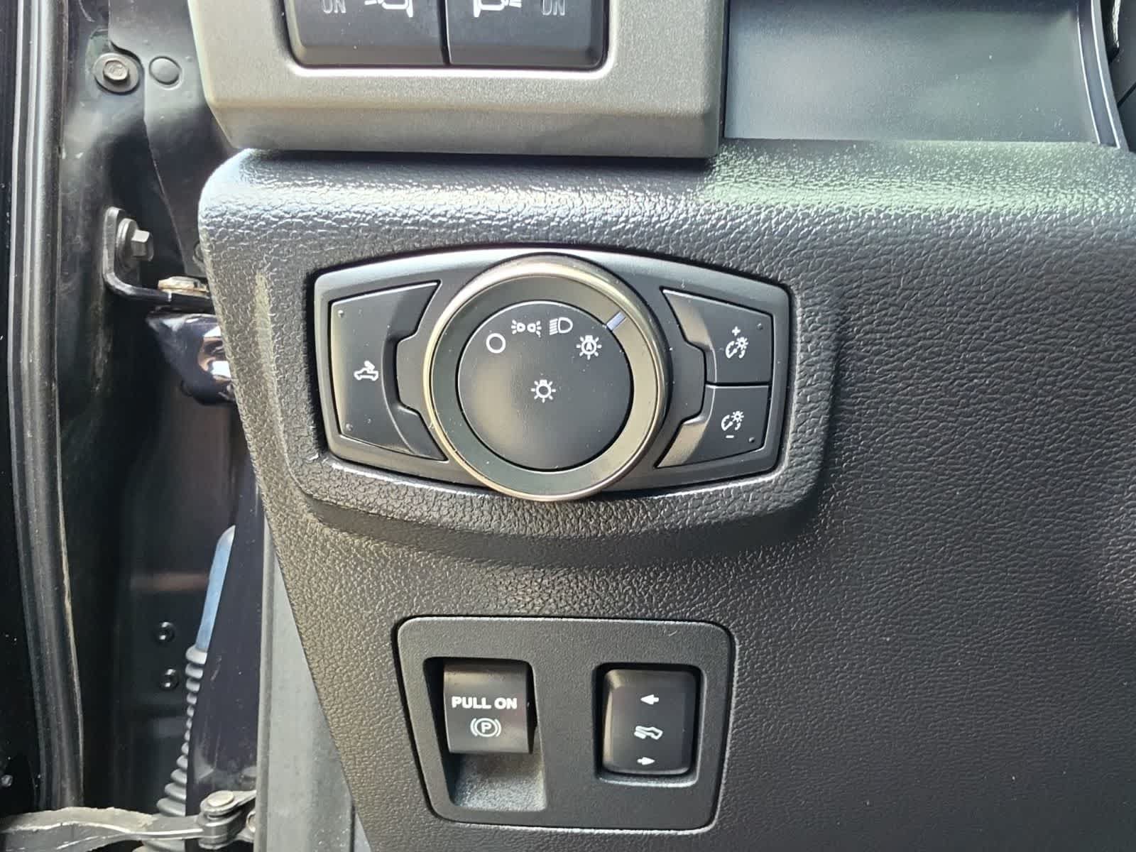 Used 2019 Ford F150 Raptor w/ Equipment Group 802A Luxury AWD/4WD image 23