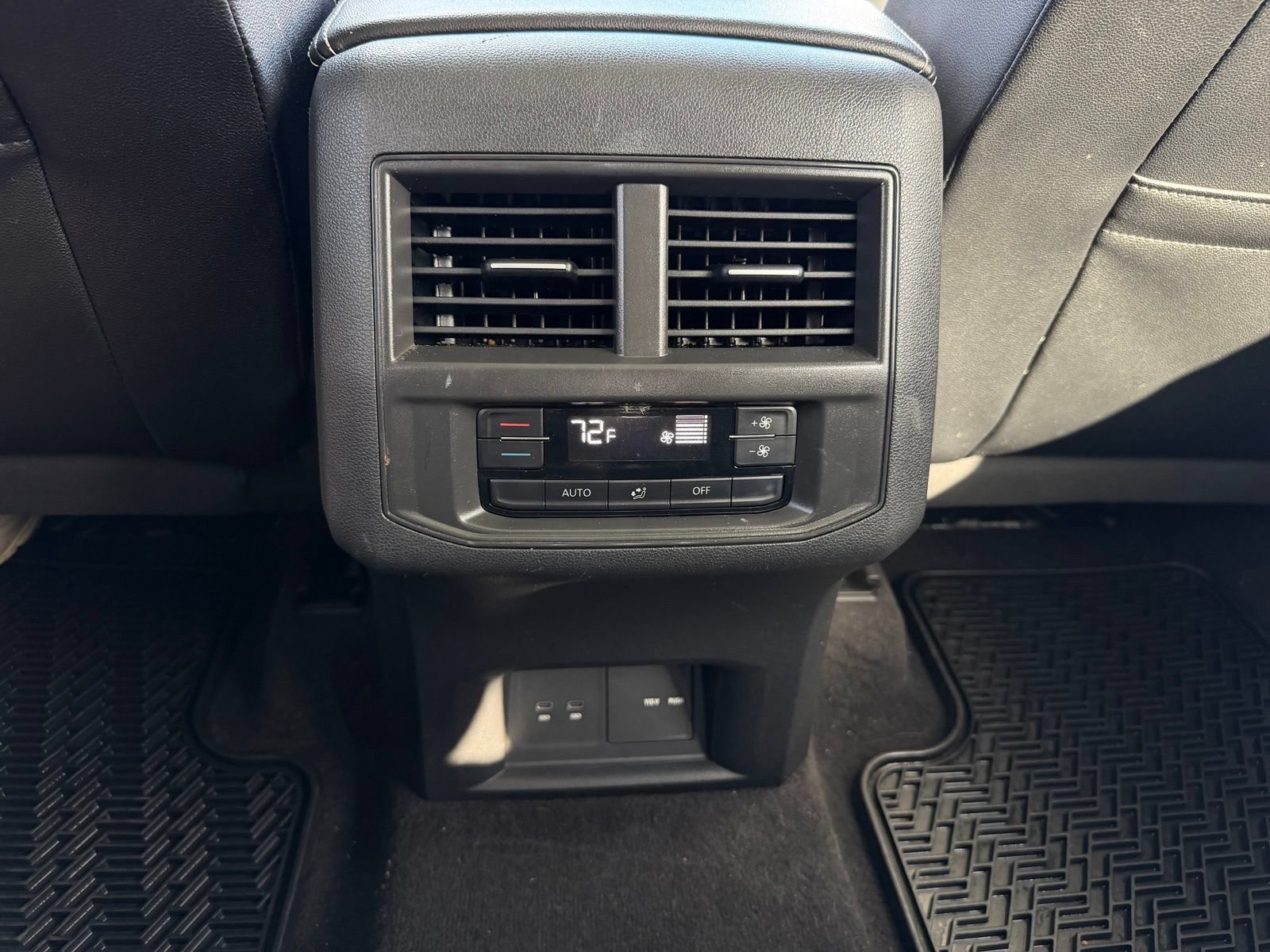 Used 2022 Volkswagen Atlas SEL R-Line AWD/4WD image 15