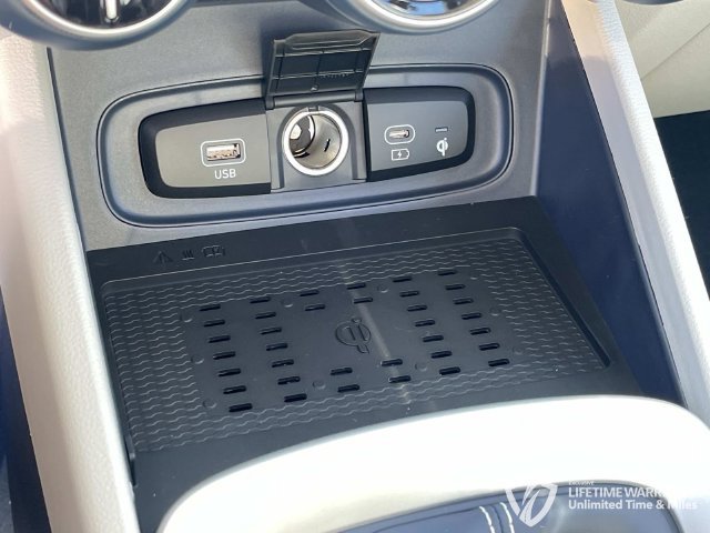 New 2026 Hyundai Venue SEL FWD image 30