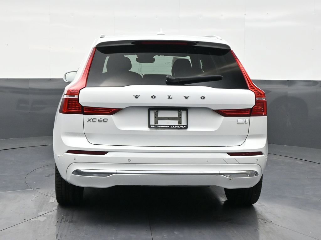 Used 2023 Volvo XC60 T8 Plus image 4