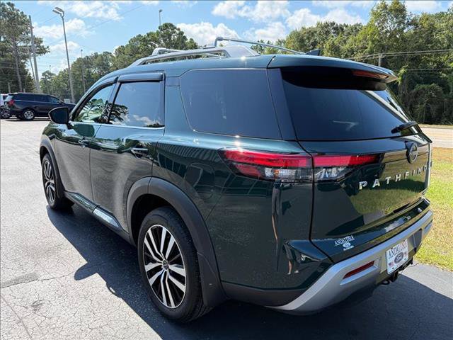 Used 2024 Nissan Pathfinder Platinum AWD/4WD image 3