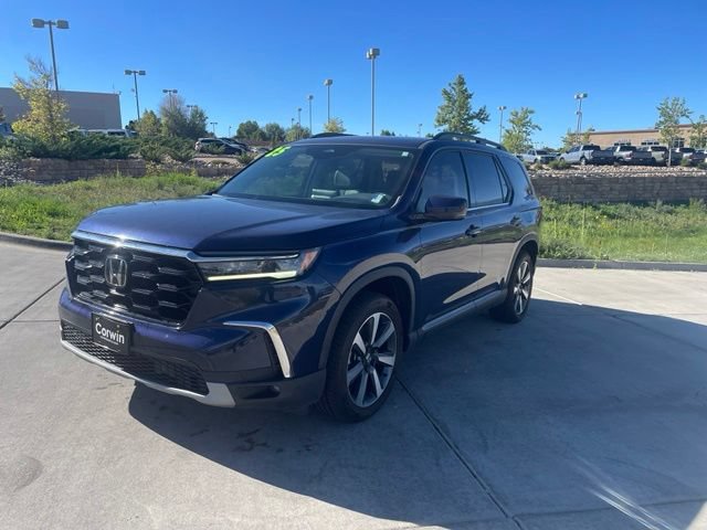 Used 2025 Honda Pilot Touring image 4