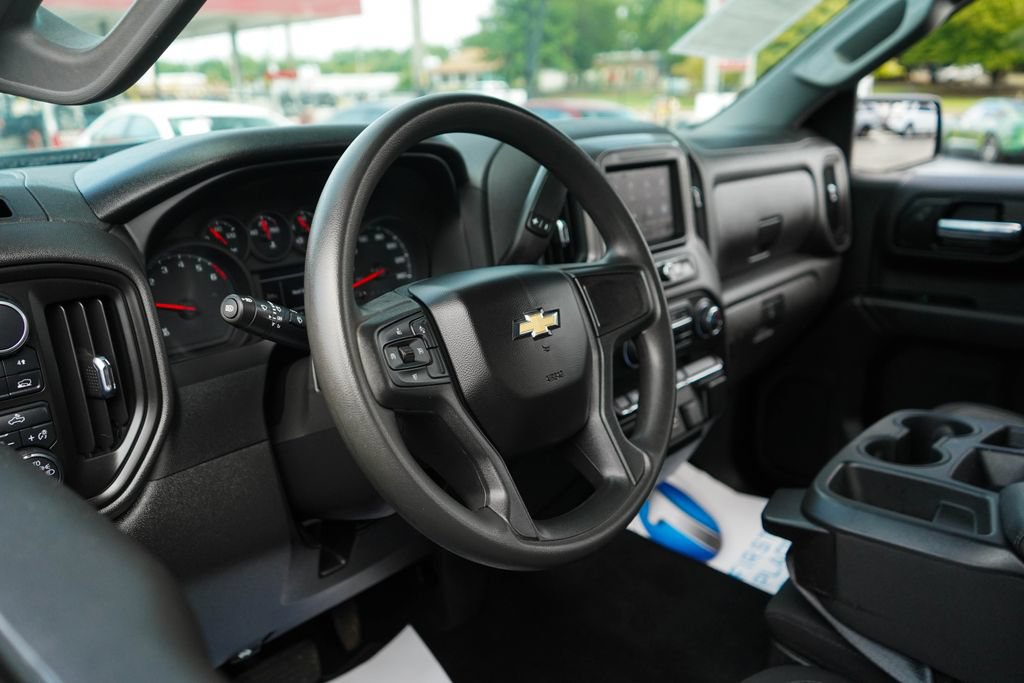 Used 2022 Chevrolet Silverado 1500 Custom AWD/4WD image 5
