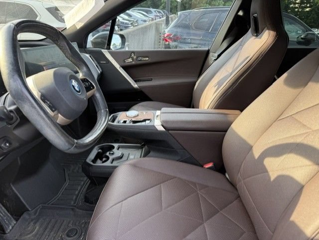 Certified 2024 BMW iX xDrive50 w/ Premium Package AWD/4WD image 3