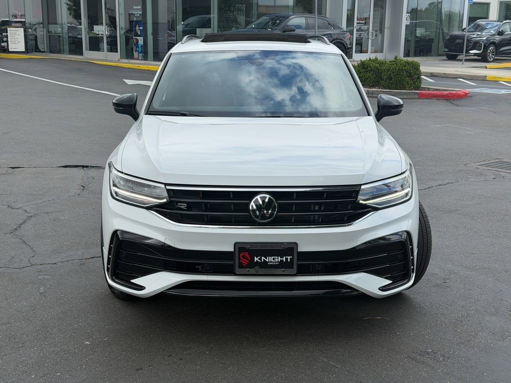Used 2024 Volkswagen Tiguan SE R-Line FWD image 3