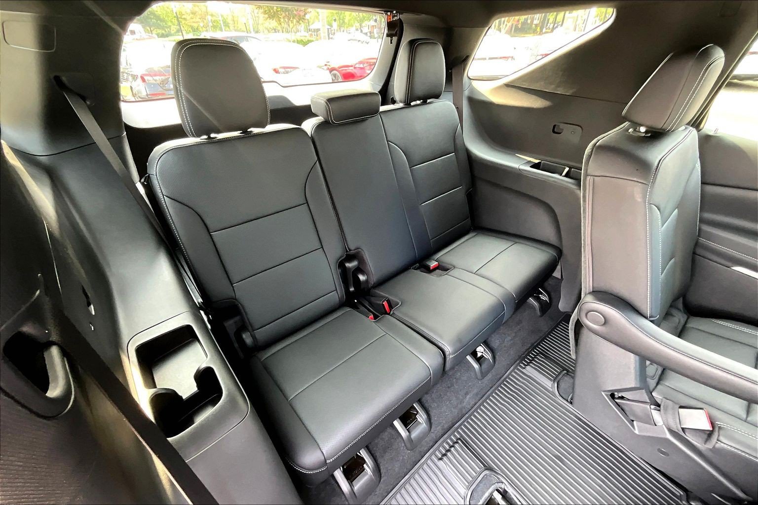 Used 2025 Chevrolet Traverse LT w/ Sun and Wheel Package FWD image 30