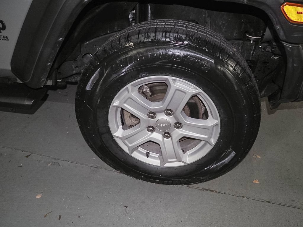 Used 2022 Jeep Wrangler Unlimited Sport image 33