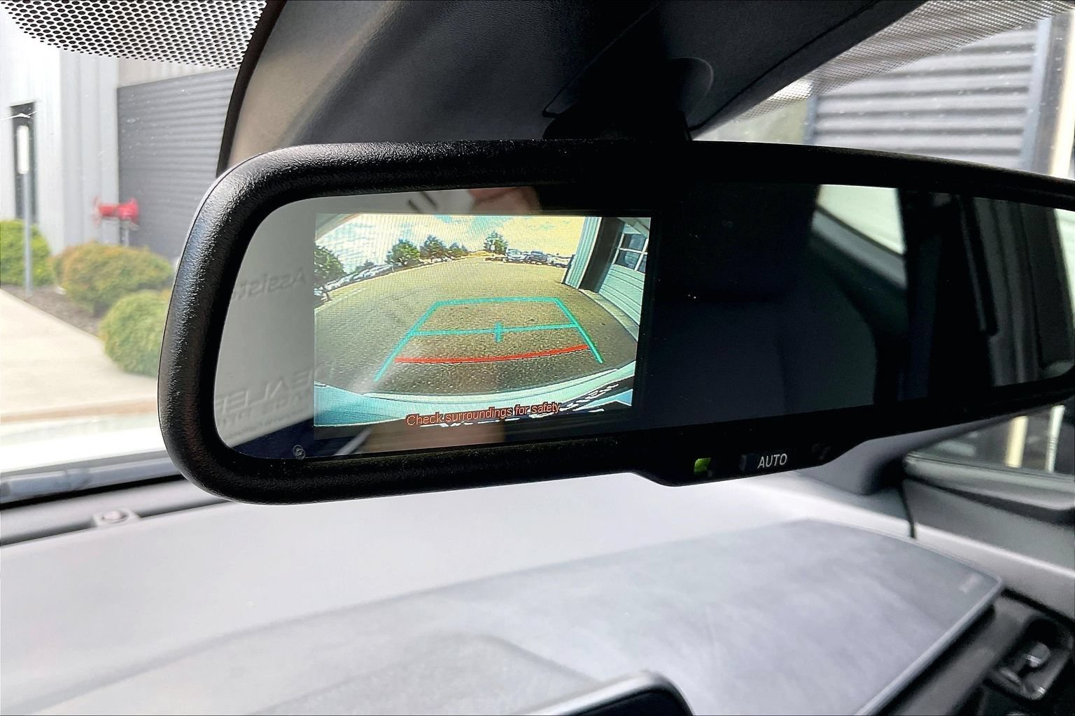 Used 2018 Toyota C-HR XLE FWD image 13