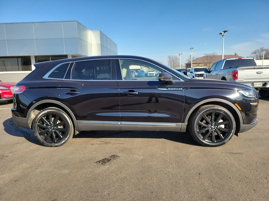 Certified 2023 Lincoln Nautilus Reserve w/ Equipment Group 201A image 3