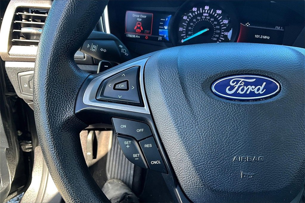 Used 2019 Ford Fusion SE image 16