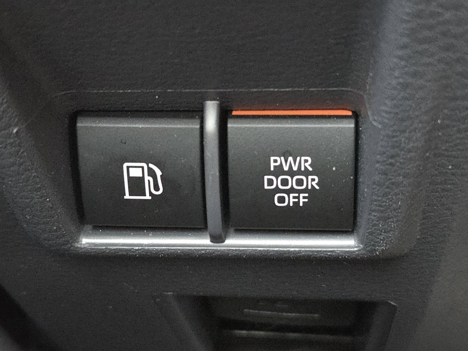 Used 2021 Toyota Sienna XLE w/ XLE Plus Package image 9