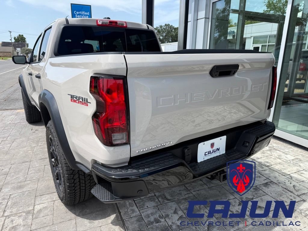 New 2026 Chevrolet Colorado Trail Boss w/ Midnight Edition AWD/4WD image 3