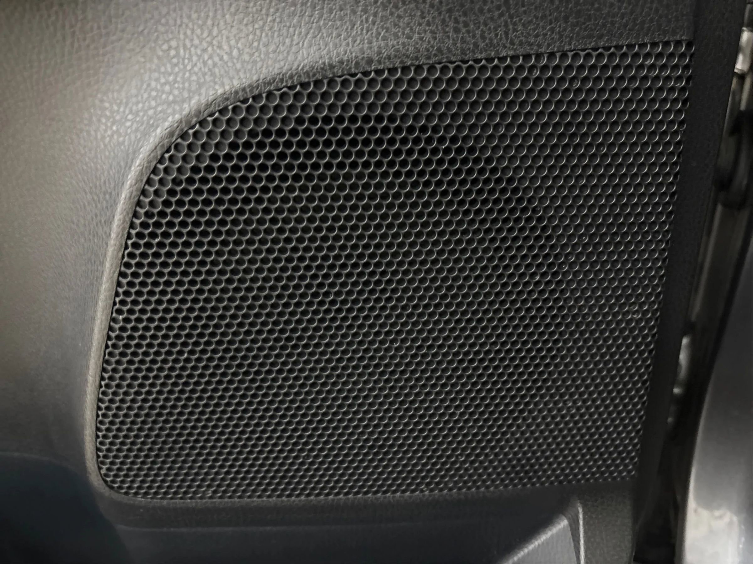 Used 2018 Toyota RAV4 LE image 37