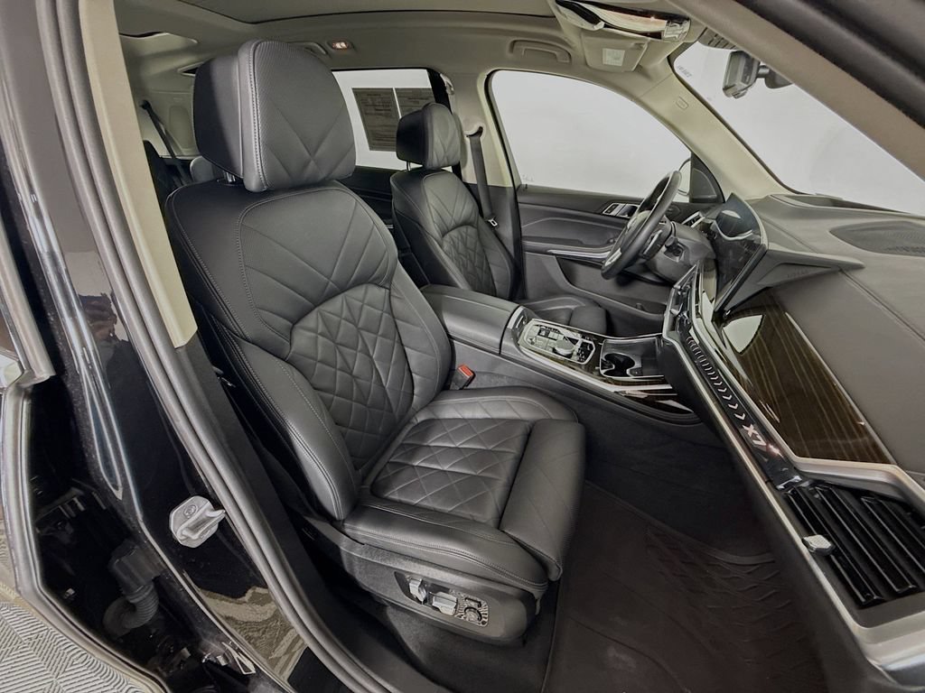 Used 2024 BMW X7 xDrive40i w/ Premium Package AWD/4WD image 30