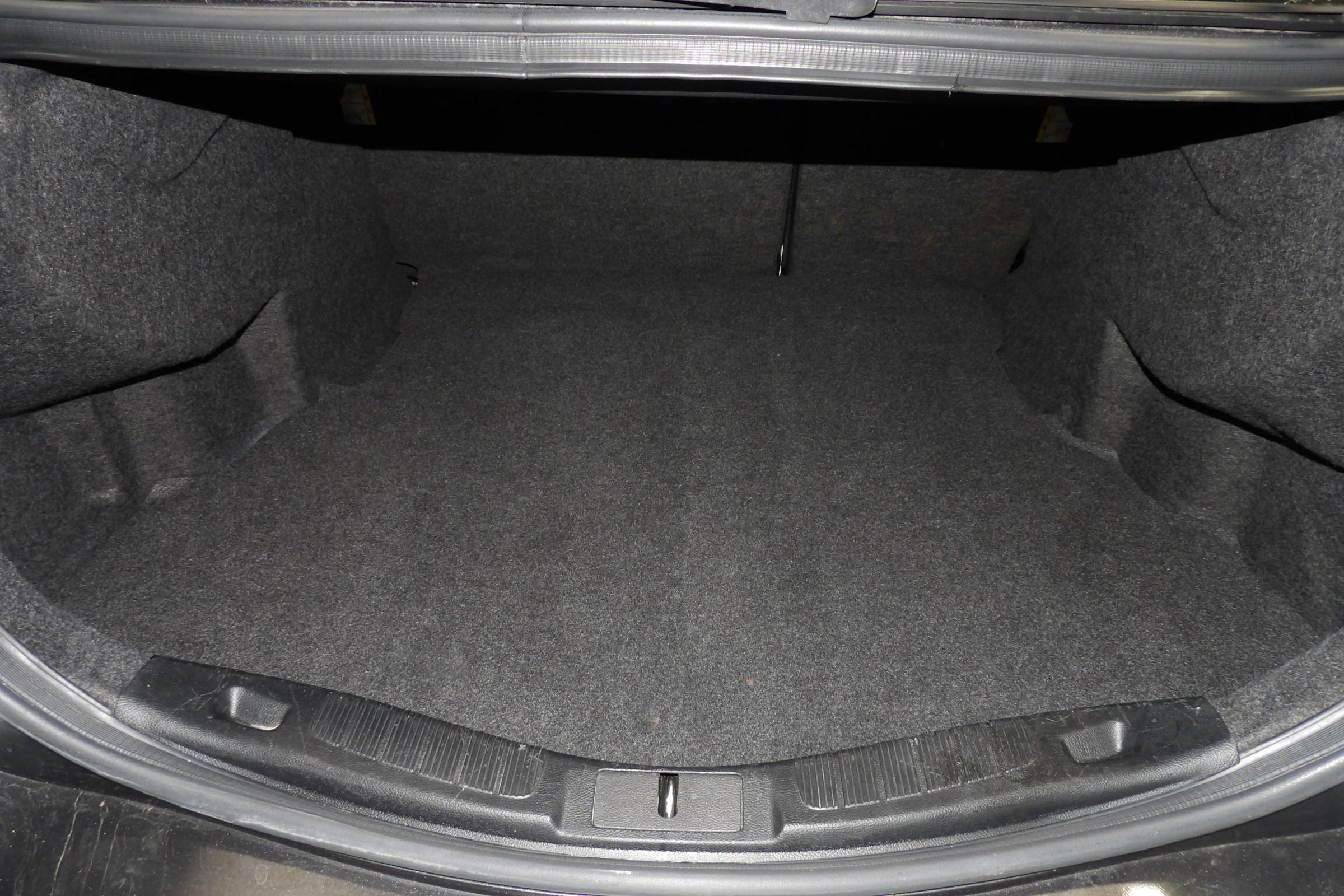 Used 2020 Ford Fusion SE image 4