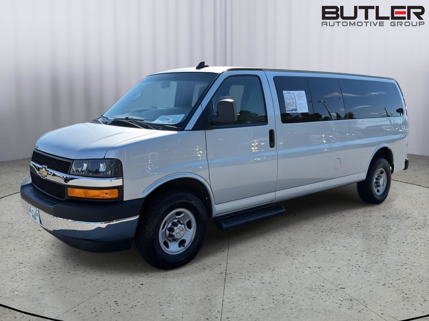 Used 2023 Chevrolet Express 3500 LS w/ Chrome Appearance Package RWD image 2