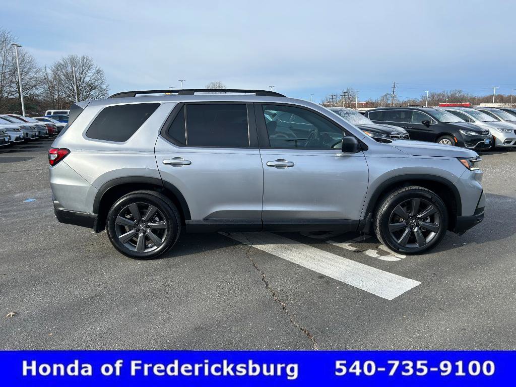 Certified 2024 Honda Pilot Sport image 7