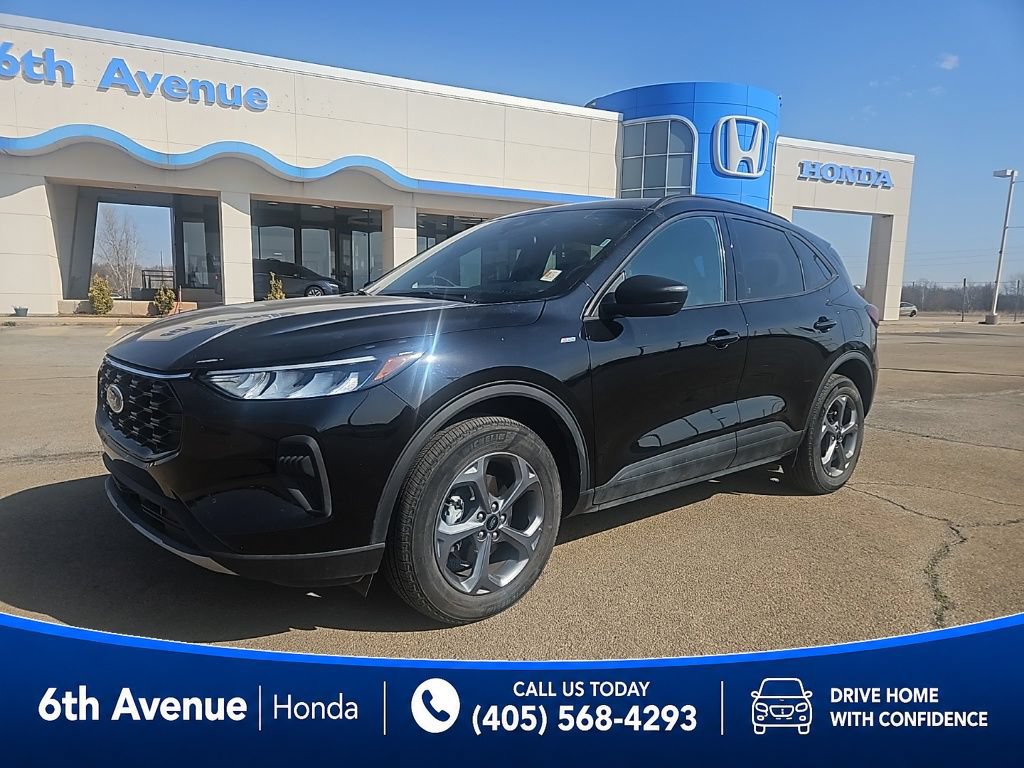 Used 2025 Ford Escape ST-Line AWD/4WD image 1