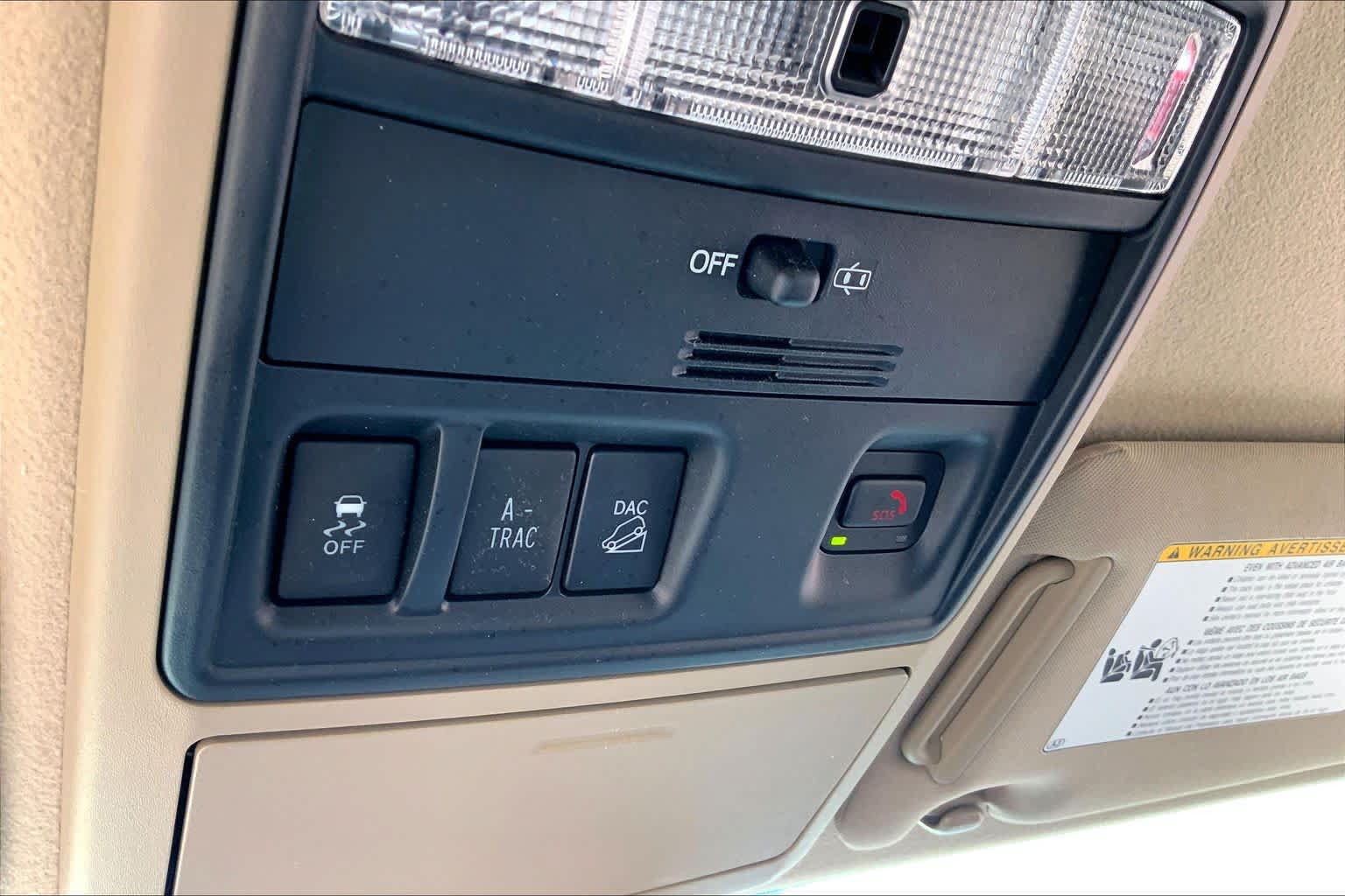 Used 2024 Toyota 4Runner SR5 AWD/4WD image 33